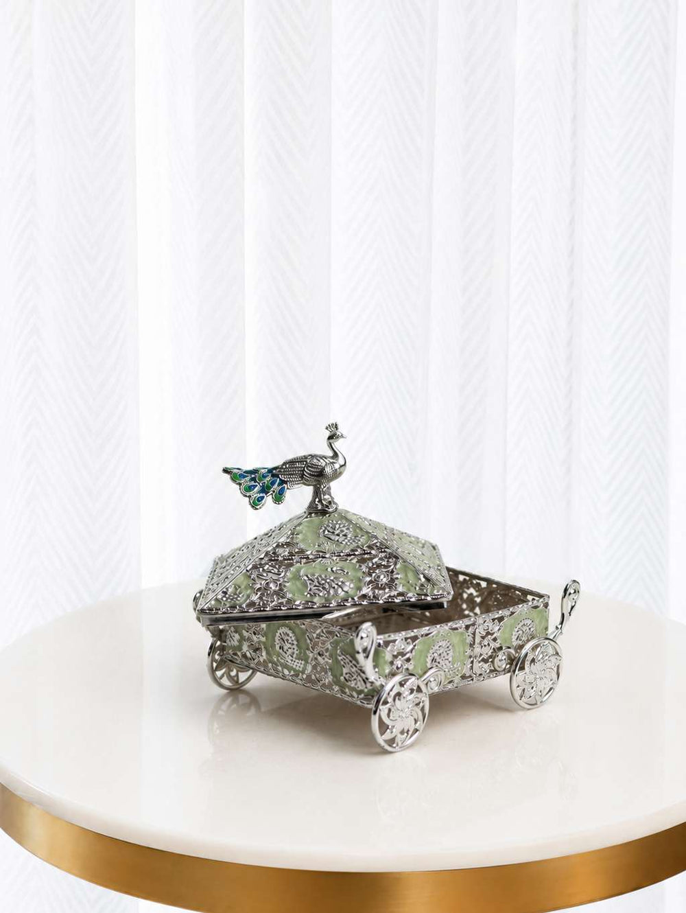 Lifestyle — ETN-RC-BX-175