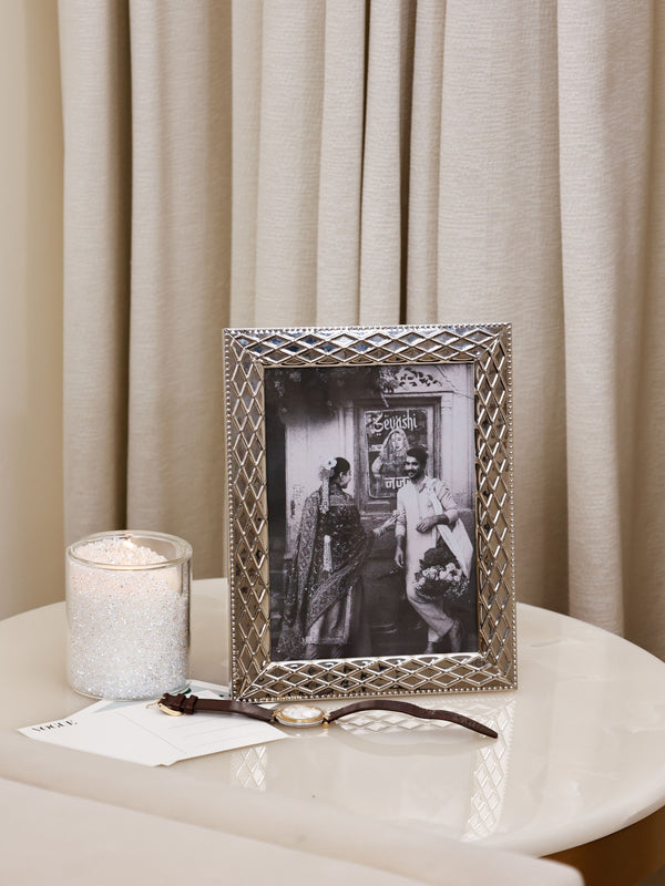 Verona Pyramid Stud Photo Frame