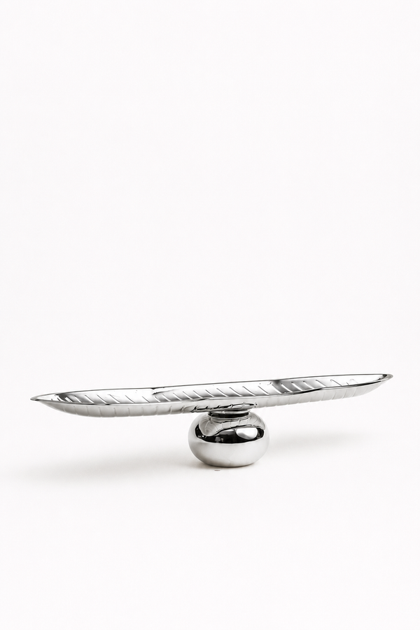 Verona Sculptural Leaf Ball Pedestal Dish